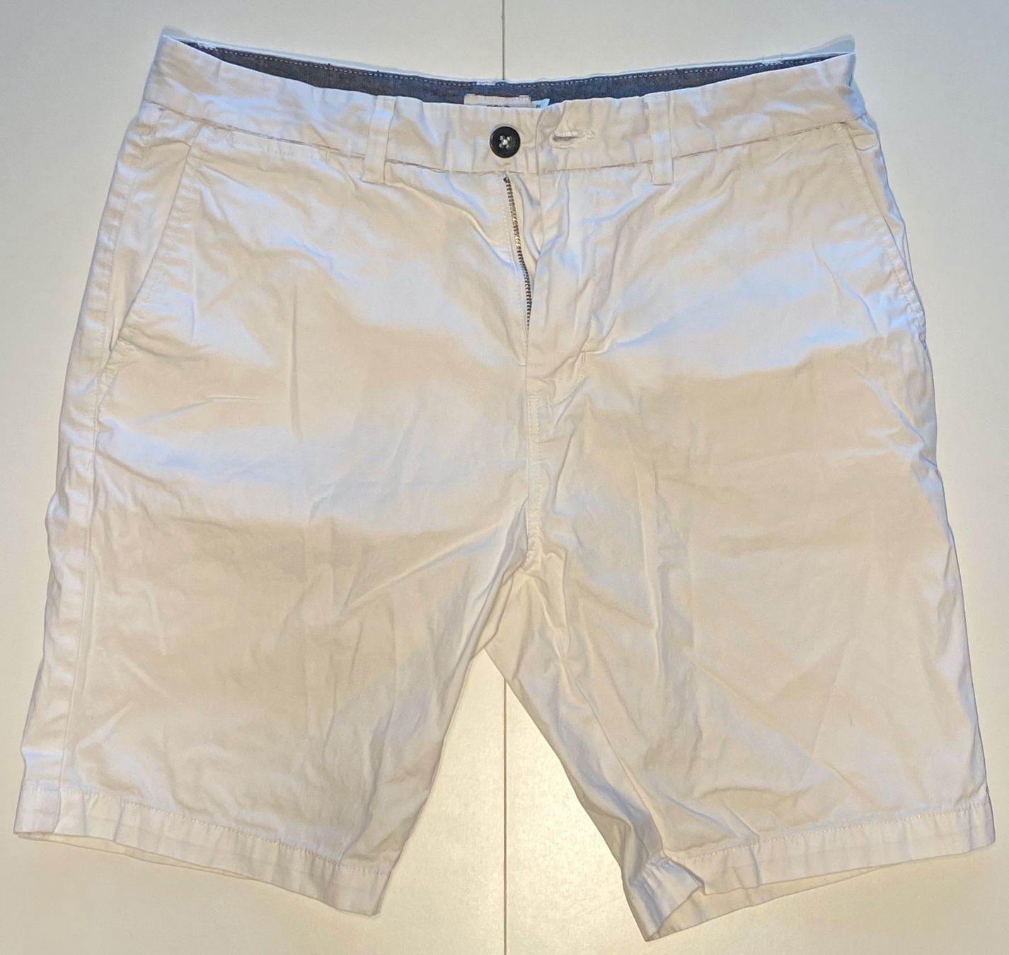 Next Pantalons: Next Shorts - Grösse EUR 40 – D'occasion à Engelburg par ynnoc19